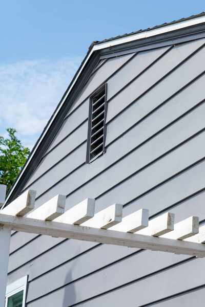 cons-of-vinyl-house-siding-1821806-pint-47e42274345f4261a4a07d194c29c2b8-2