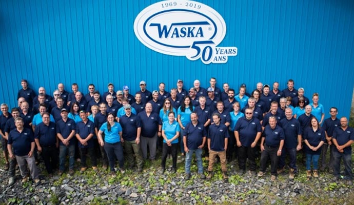 waska-cedar-wood-siding-team